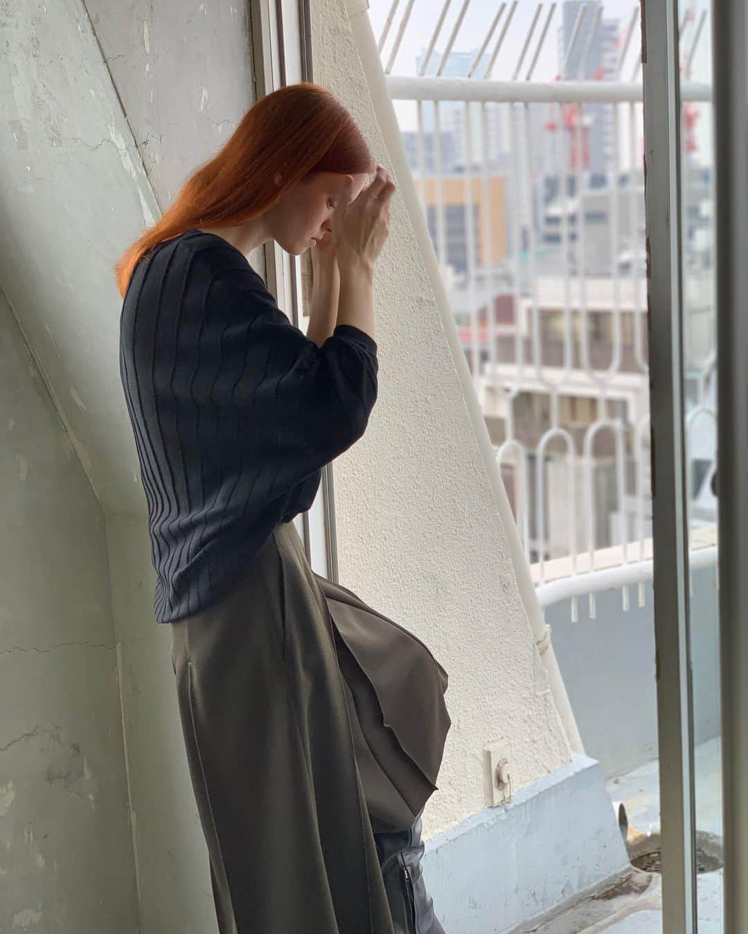 EPOCAさんのインスタグラム写真 - (EPOCAInstagram)「AUTUMN 2019 SHOOTING  #epoca#fashion#aw2019#shooting#knit#culottespants#pants#エポカ#ファッション#撮影#ニット#キュロット#キュロットパンツ」7月2日 19時29分 - epoca_official