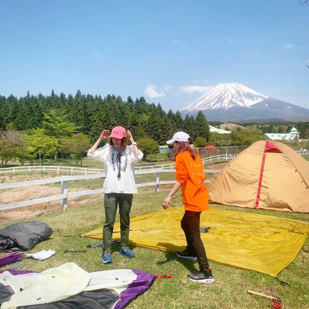 鉢嶺杏奈さんのインスタグラム写真 - (鉢嶺杏奈Instagram)「▲告知▲  WOWOW番組 アウトドアシップ　～ソト・タビ・アレコレ ～ FUJI＆SUNスペシャル 7/6（土）午後3:00  今回は前回に引き続き、NANAさんと一緒にFUJI&SUNのフェスに行ってきましたー！ 2人だけでテントを張ってお泊まりも♬緑あふれる富士山のふもとで、踊ったり歌ったり食べたり飲んだり、思いっきり楽しんで参りました♬ ぜひ、お時間あれば見てください❤️ https://www.wowow.co.jp/detail/115613  #アウトドア#アウトドアシップ#outdoorship#NANA#MAX#鉢嶺杏奈#フェス#FUJI&SUN」7月2日 20時03分 - hachimine_anna