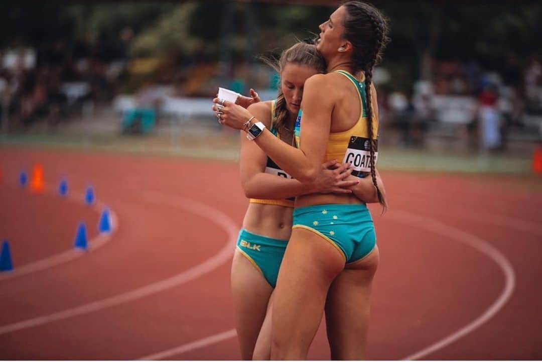 Maddie COATESのインスタグラム：「I’d be lying if I said I wasn’t disappointed, but I didn’t get to where I am now with only being content in my performances. I did everything in my power to get my body fit to compete in the Oceania Championships #oac2019 last week coming off a torn hamstring. I came away from this champions with a handful of positives and a lot of confidence in my body to now be able to focus on my speed and fitness. It has definitely been an interesting season filled with ups and downs but these have only helped me grow as an athlete. Incredibly happy for my teammate @_rileyday for taking out the W, it was well deserved and it felt great having you there after the race to embrace. Now time to put in more hard work for the World Champions in September #nothingisimpossible」