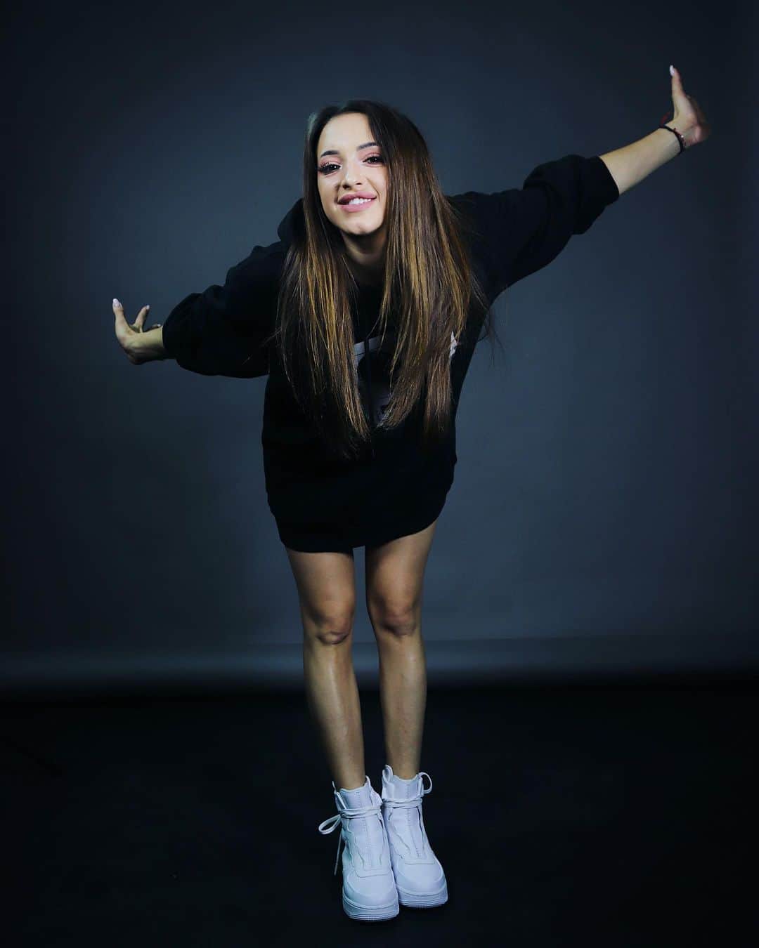 のインスタグラム：「Are you ready? I'm ready! Something cool is coming. I and @mia.nicolescu prepared something sweet. we hope to be something to your liking...🧚🏼‍♀️⚡️❤️」
