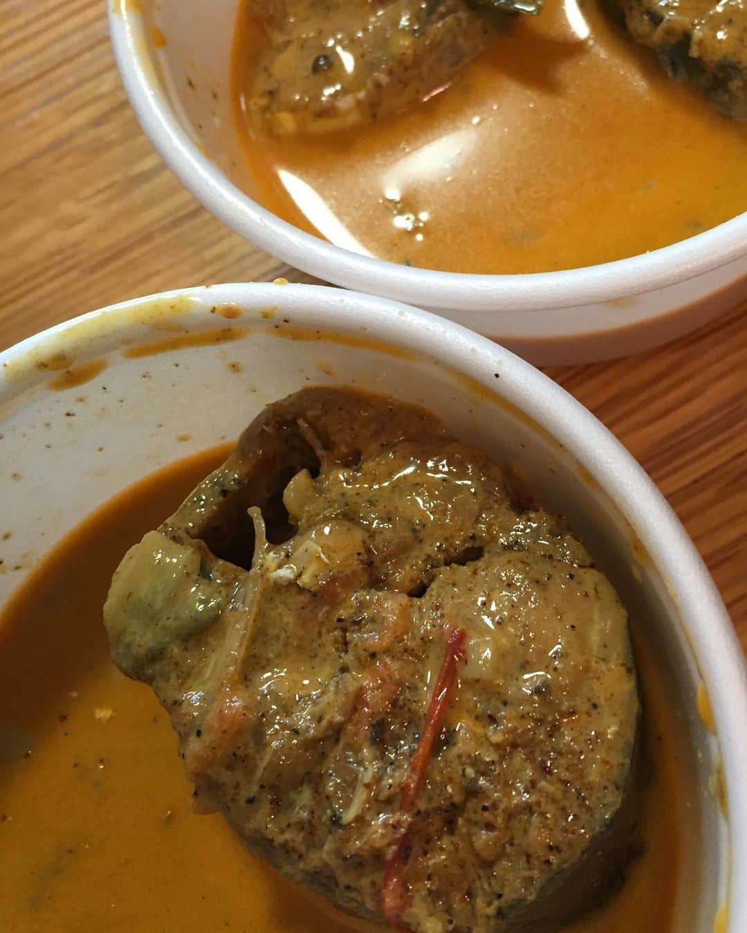 氏家恵さんのインスタグラム写真 - (氏家恵Instagram)「久々の #オカスバカレー  #スリランカカレー  #サバカレー やっぱり美味しい！！ ♪ ♪ 長いお付き合いのママ友さん達とのランチに期末試験で早帰りのヒノキくんもシラーっと合流 (笑) ヒノキはオカッチカレー(普通のビーフカレー) これもとても美味！！ やっぱりクセになる味だわ🇱🇰 みんなとのトークも楽しかった！また集まろう〜☺️」7月2日 20時08分 - ujiiemegumi