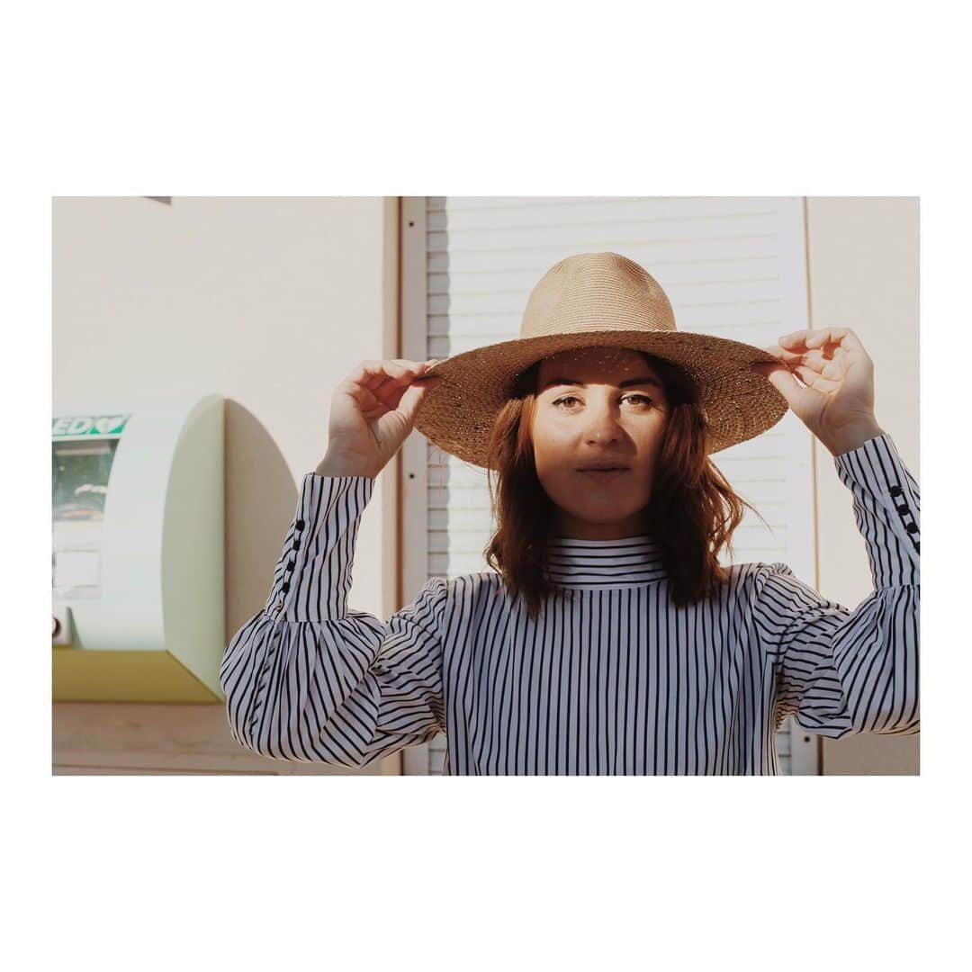 ミュールバウアーさんのインスタグラム写真 - (ミュールバウアーInstagram)「Mühlbauer | #ss19collection ▫️ @kriskulakova and FRANCO RIXA ✨ This #elegantsummerhat is made of a combination of soft #paperbraid and #bowen #straw . It’s very stable and an excellent #sunprotection ✨ 📷 @ninakvk」7月2日 20時09分 - muehlbauer_hats