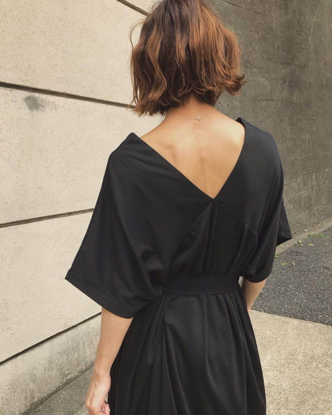 黒石奈央子さんのインスタグラム写真 - (黒石奈央子Instagram)「ZOZO.ルミ心斎橋限定の新作！ . COMFY CUT DRESS ¥12000taxin 7/6 AMERI PASS CODE RANDOM SK ¥14800+tax 7/5 . カット素材のベルト付きワンピース！ 私はスカートレイヤードしてるけど一枚でも着られるよ！今の時期さらっと着られる楽ちんアイテム！ .  @ameri_shinjuku @amerivintage @ameri_daikanyama @ameri.shinsaibashi #ameri#amerivintage #fashion #coordinate#ootd#outfit#osanposnap #705_outfit #大人ファッション #大人コーディネート #大人スタイル #modestyle #modefashion#modecasual」7月2日 20時26分 - blackstone705