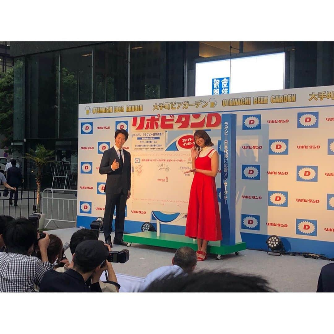 稲村亜美さんのインスタグラム写真 - (稲村亜美Instagram)「今日はケインコスギさんと 大手町ビアガーデンPowered byリポビタンDオープニングイベントに参加させていただきました😊🙏🙏🙏 ラグビーW杯のお話やケインさんの決め台詞ファイトーイッパーツも聞けて楽しかったです！！ 明日から大手町ビアガーデンがはじまります🥰 会社終わりに一杯なんていかがでしょうか！ 私も必ずいきたいと思います🙋‍♂️ #リポビタンD #大手町ビアガーデン #ケインコスギ さん」7月2日 20時26分 - inamura_ami