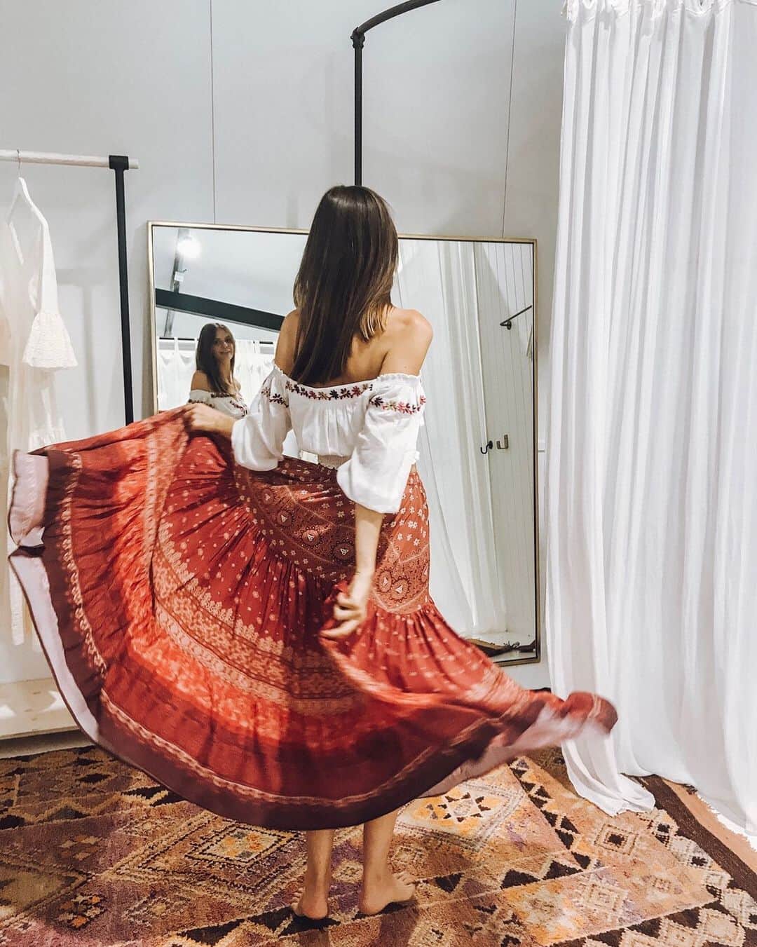 SPELLさんのインスタグラム写真 - (SPELLInstagram)「The first time Jess @tuulavintage got to try on her collab pieces in our office ♥️ it was such a special moment ~ she was twirling around like a little princess! #tuulaxspell #spellskirtswish」7月2日 20時26分 - spell