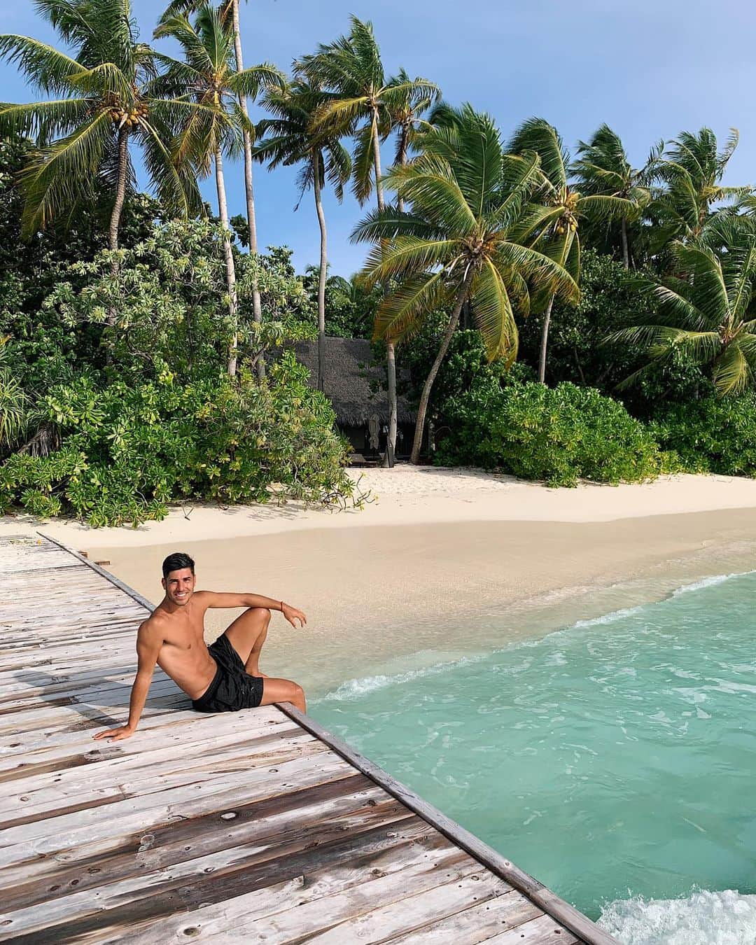 マルコ・アセンシオのインスタグラム：「Amazing place.👌🏽🌴 #maldives」