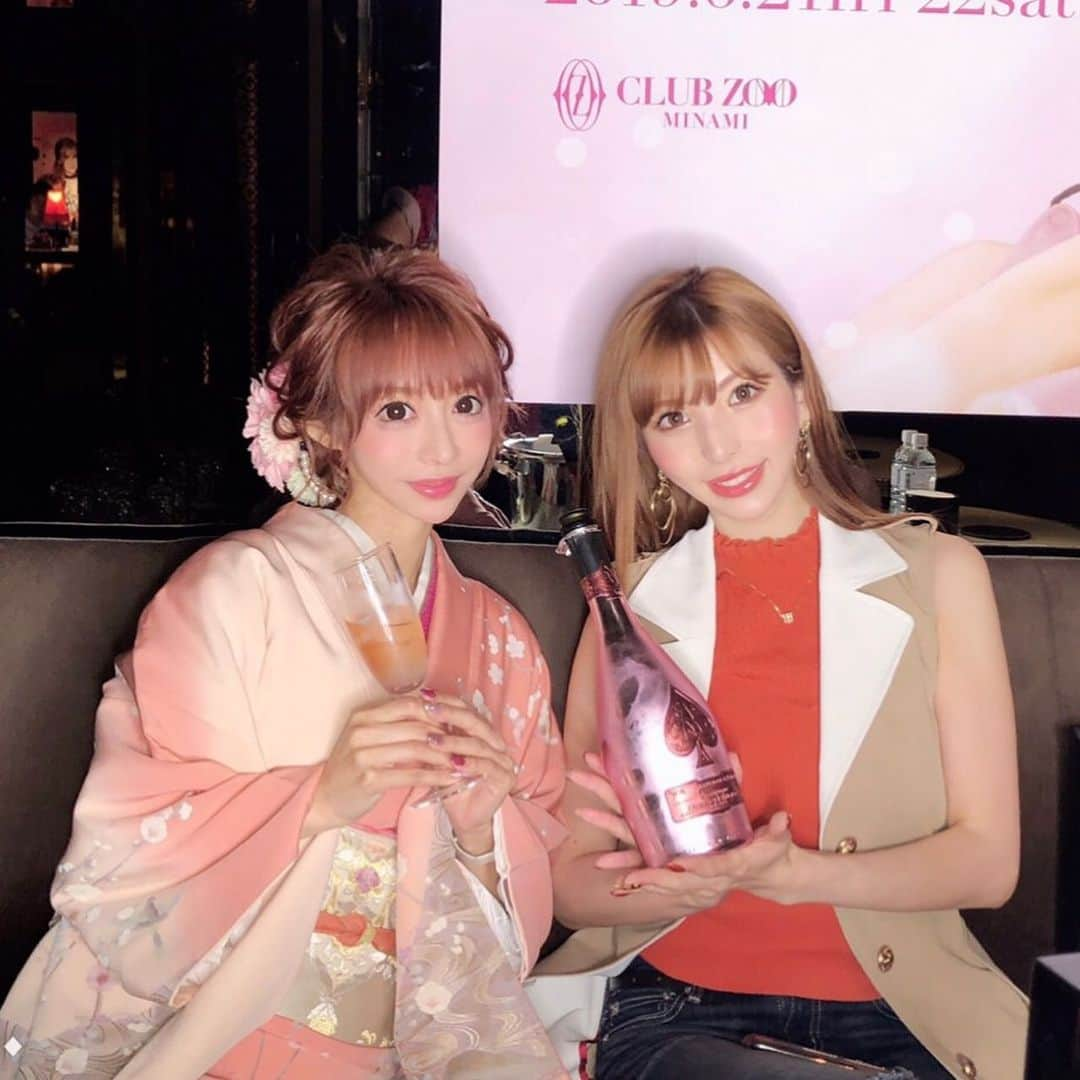 一條りおなさんのインスタグラム写真 - (一條りおなInstagram)「金曜に来てくださった女性ゲスト👸🏼💖✨ . 💓愛沢えみりちゃん 💓GLAMOROUS 愛川みれいちゃん 💓美人茶屋 離宮 ゆみか 💓Berours  ななちゃん 💓茜まきちゃん 💓Neptune 東條夢華ちゃん 💓MIST 椿まりあちゃん 💓Empress 東條ゆずちゃん 💓美人茶屋 七瀬しおりちゃん . 遠くから来てくださったり お忙しい中、 本当にありがとうございました🥺💕😭❤️ . #birthday #birthdayevent #2019 #clubzoo #一條family」7月2日 20時34分 - riona.i