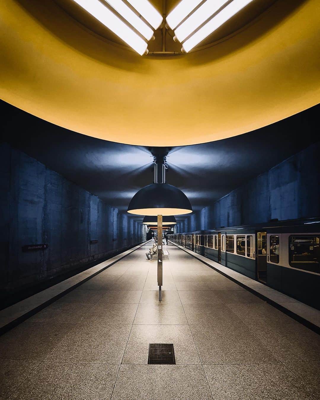 Thomas Kakarekoさんのインスタグラム写真 - (Thomas KakarekoInstagram)「exit strategy  took my #GalaxyS10+ for a little shoot around Munich‘s Westfriedhof station, a place that I wanted to visit for years but never managed to. (1) Westfriedhof station through the Infinity-O Display of my #GalaxyS10+ (2) A short video showcasing the new ultra wide angle feature (3) Captured with the Smart Camera of my #GalaxyS10+ #berlin #withgalaxy Anzeige」7月2日 20時43分 - thomas_k