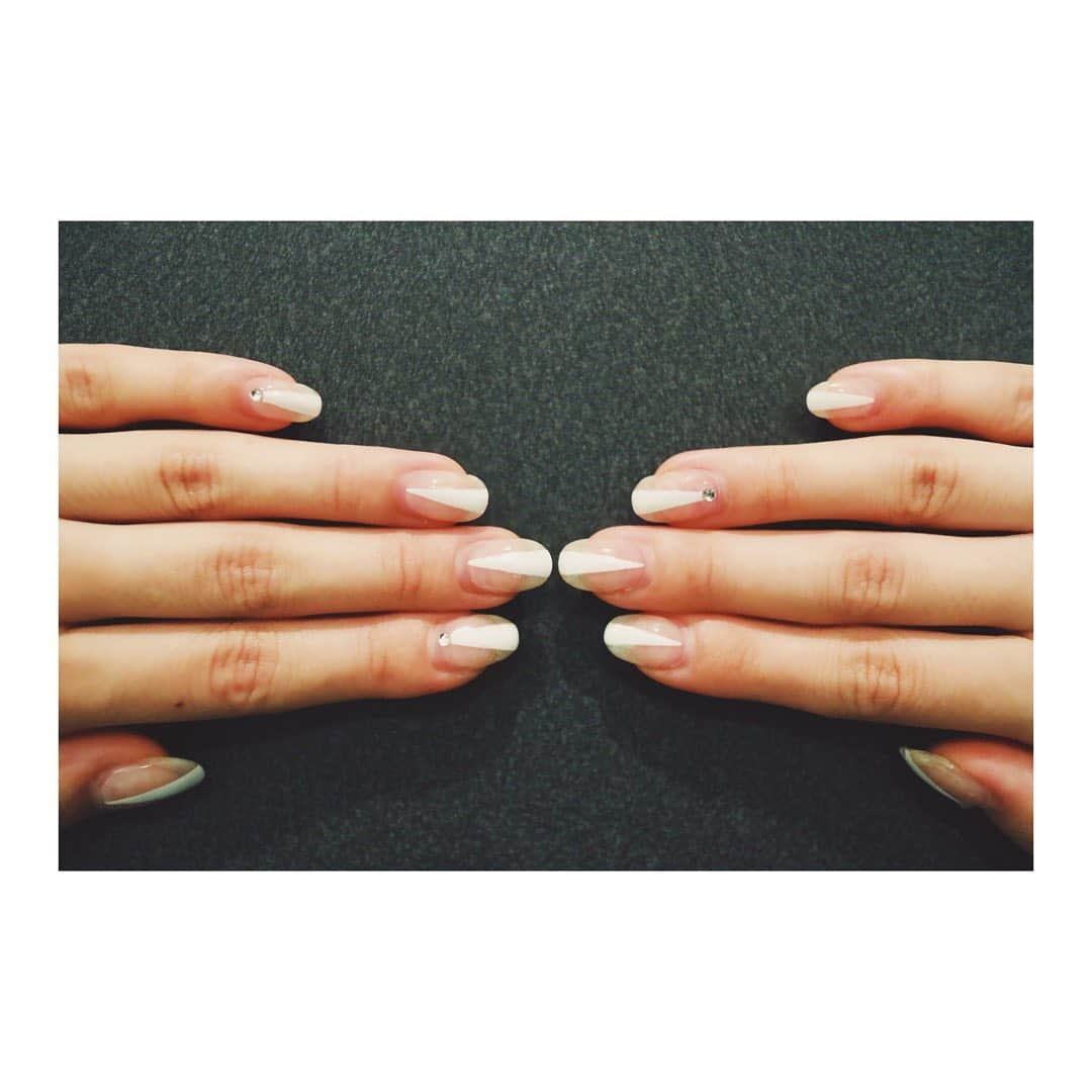 Shizukaさんのインスタグラム写真 - (ShizukaInstagram)「✴︎✴︎✴︎ White▽Aurora mirror - #DreamShizuka #Dream_Shizuka #Shizuka_Nail #White #Auroramirror」7月2日 20時53分 - shizuka_dream06