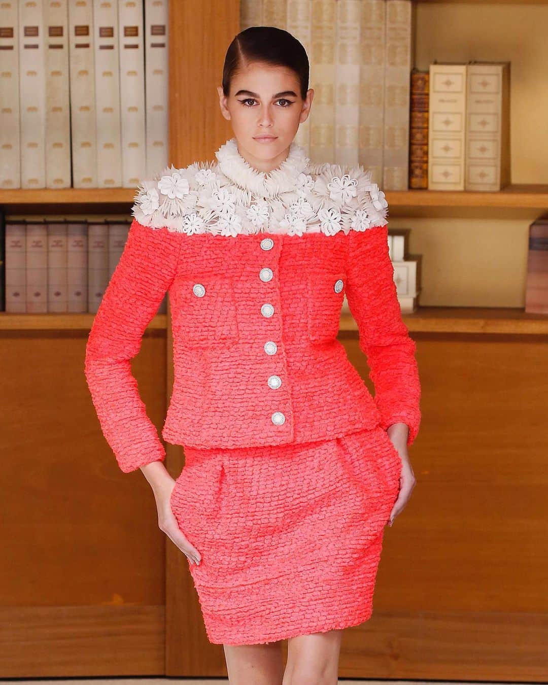 Vogue Italiaさんのインスタグラム写真 - (Vogue ItaliaInstagram)「Discover the new @chanelofficial Haute Couture Fall-Winter 2019/2020 designed by @virginieviard via link in bio. #CHANELHauteCouture」7月2日 21時00分 - vogueitalia