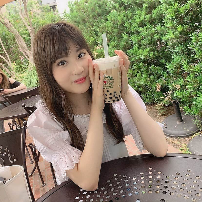 林萌々香さんのインスタグラム写真 - (林萌々香Instagram)「関西にもここのお店できないかな🥤 古着屋さんで見つけたお気に入りのトップスなのです☺︎ フランスヴィンテージって可愛い🇫🇷 #urthcaffe」7月2日 21時20分 - momoka_hayashi