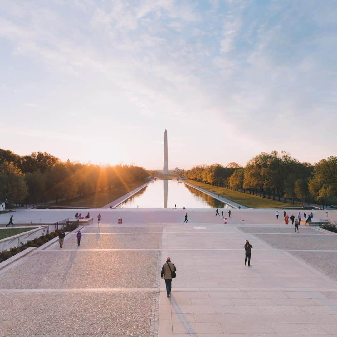 Visit The USAさんのインスタグラム写真 - (Visit The USAInstagram)「This summer is going to be monumental ☀️ #UnitedStories  Follow #UnitedStories as we spend the year collecting unique stories from across the country with our mobile content creation labs.」7月2日 22時00分 - visittheusa