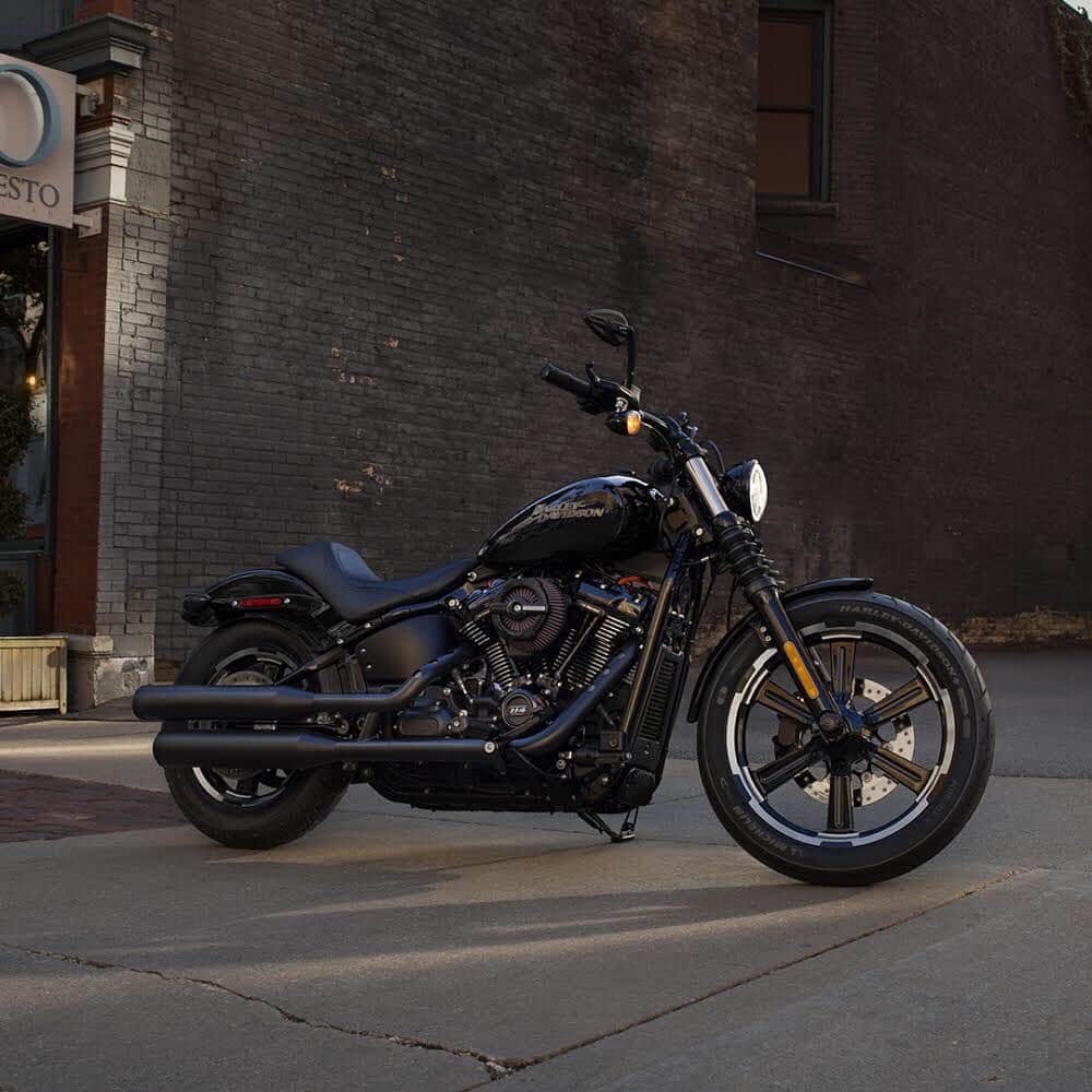 Harley-Davidsonさんのインスタグラム写真 - (Harley-DavidsonInstagram)「Blending in is not an option.  #HarleyDavidson #StreetBob」7月2日 22時00分 - harleydavidson
