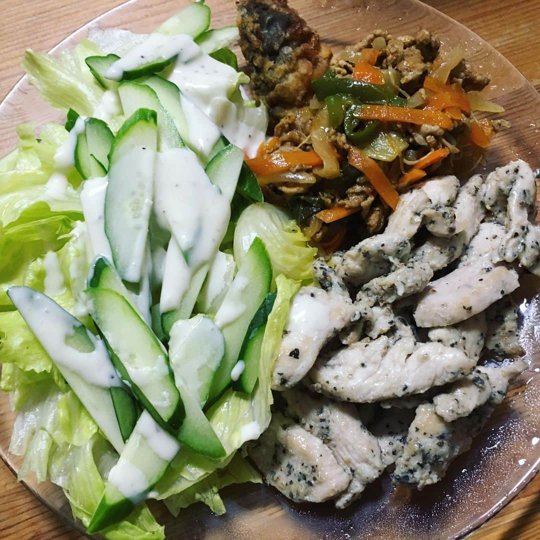 木村圭作さんのインスタグラム写真 - (木村圭作Instagram)「腹減った〜 今から晩飯。野菜と肉が半々〜♫ いただきま〜す！😊」7月2日 22時09分 - keisakukimura