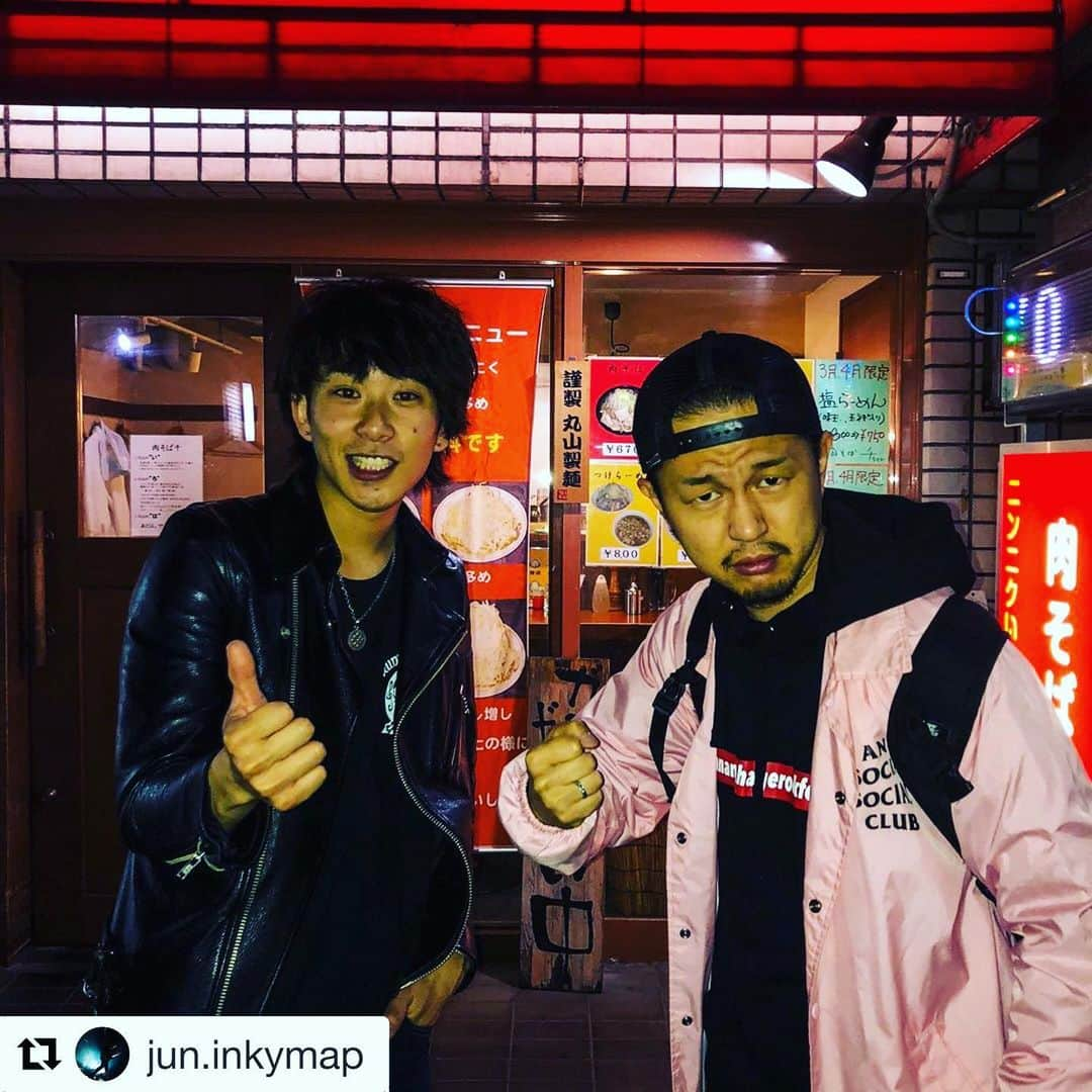 Kuboty さんのインスタグラム写真 - (Kuboty Instagram)「UKFC2019にTOTALFAT推薦枠で出演決定したINKYMAPのギター、イケメンのじゅんくんです👦﻿ ﻿ 僕はラーメン食い過ぎて苦しそうな顔をしておりますが、春にひっそりINKYMAPのレコーディングをお手伝いしてきました👴﻿ ﻿ 軽めのプロデュースワークを行いましたが、INKYMAPは僕よりいい機材を沢山持っているのでとても楽しかったです🎸📻﻿ ﻿ そんな現在発売中の会場限定シングル、皆さんUKFCでゲットしちゃってくださーい🙌  #Repost @jun.inkymap with @get_repost ・・・ 今回会場限定で発売したSingle "Reminder"はTOTALFATのGt.クボティさんにサウンドプロデューサーとして参加してもらいました！ 聴いてくれた人はわかると思うけど、ギターの音もクボティさんと相談して作らせてもらいました！！ まだ聴いてない人は大至急ゲットしてくれい！！ それにしてもクボティさんとのレコーディングは夢のような時間だった！！ #INKYMAP#Reminder#TOTALFAT#ギタリスト#レコーディング」7月2日 22時12分 - kuboty666