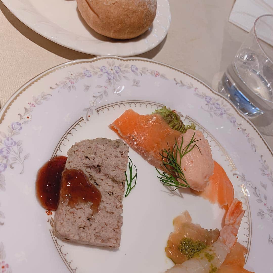 RYONRYON.さんのインスタグラム写真 - (RYONRYON.Instagram)「シェフを呼んで  食事会‼️ #ココシャネルの言葉  著書  てるみさん」7月2日 22時19分 - ryon2r2