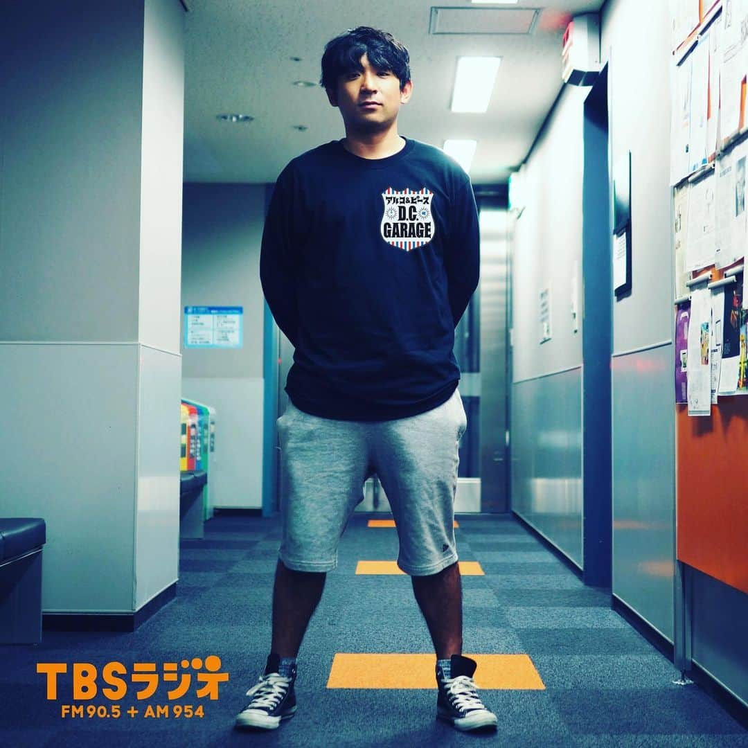 酒井健太さんのインスタグラム写真 - (酒井健太Instagram)「ビシッ  #今日 #深夜0時から #tbsラジオ  #954 #アルピーdcg」7月2日 22時29分 - kenta_sakai