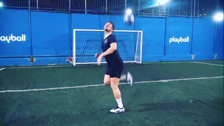 アレッサンドロ・ローザ・ヴィエイラのインスタグラム：「VÍDEO- Levantada diferente + bicicleta? Ameaçar de letra e dar na caneta? O @matheusgonze1 passou mal, diz aí @juninhomanella @leesteves8 @joaorossini7 —— tá lá no canal do #Vossocanal ———— link no stories —— tá SENSACIONAL! —— Edição @gabrielshima」