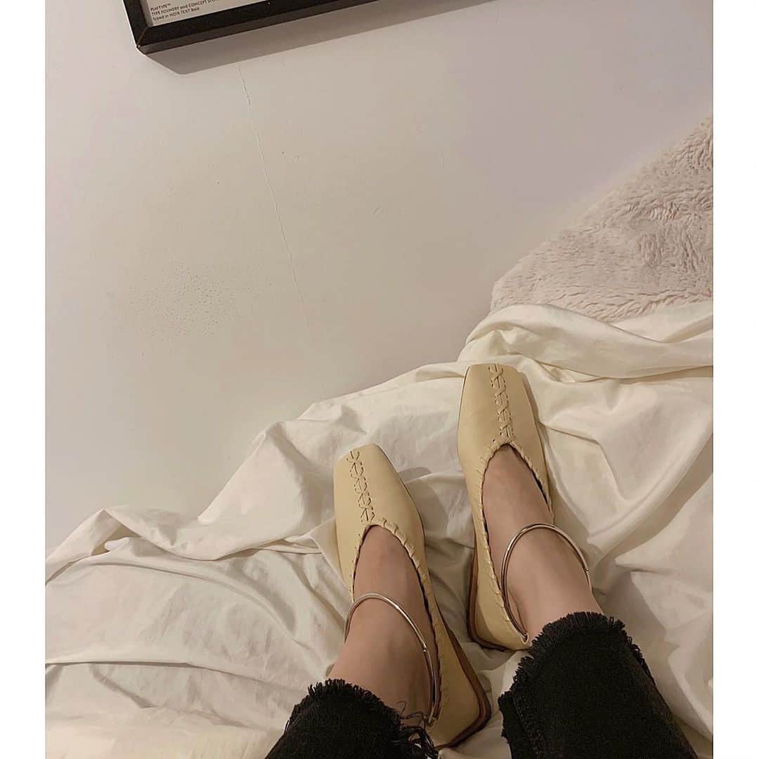 のインスタグラム：「❥︎ ⠀ たまらなく可愛い たまごイエローちゃん🥚 ⠀ ⠀ #jilsander  #40パーoffでゲト」