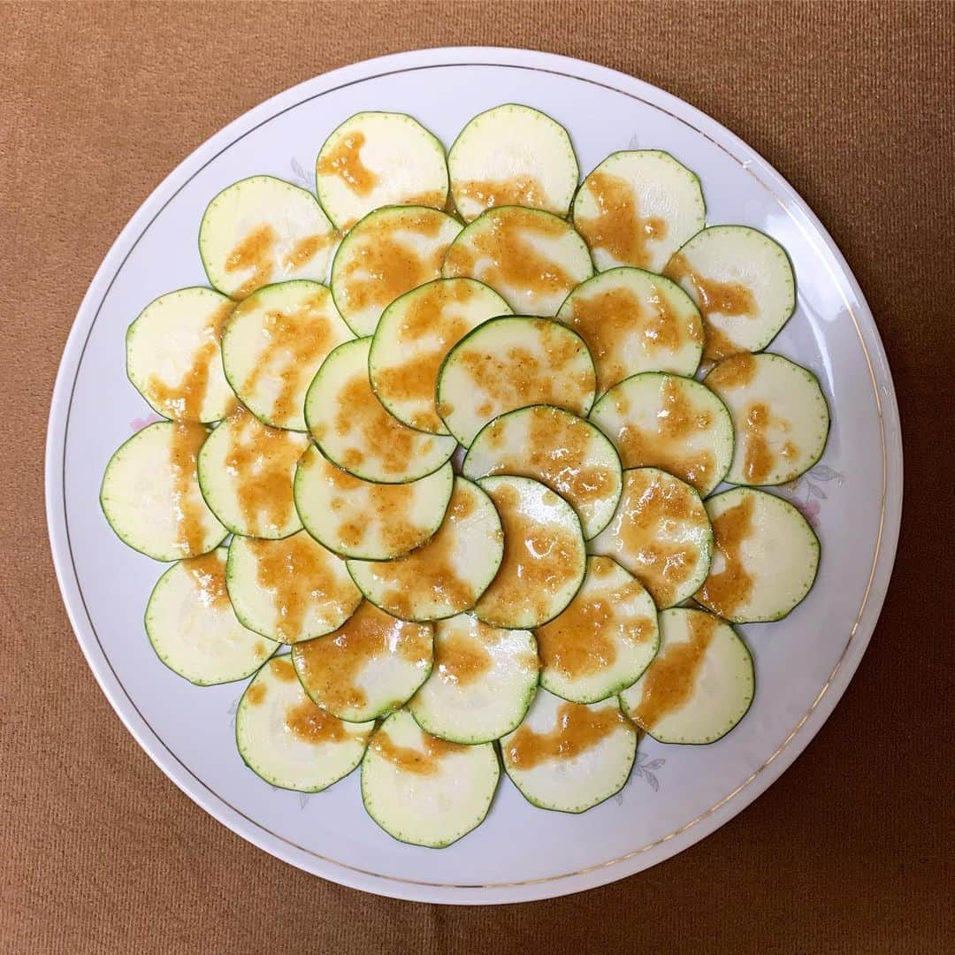 田中セシルさんのインスタグラム写真 - (田中セシルInstagram)「＊ Today's maindish! #ズッキーニのカルパッチョ #Zucchinicarpaccio #LoveGReen #LoveZucchini #キャンティードレッシング #セシル飯」7月2日 22時57分 - ceciltanaka