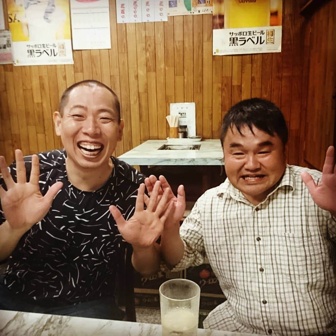 のインスタグラム：「近所の焼肉屋さんに行ったら♪みつまJAPANさんに遭遇なのです(^-^)♪約３年ぶり♪  #焼肉 #焼肉屋さん #レギュラー松本 #あるある探検隊 #みつまjapan さん#遭遇 #芸人」
