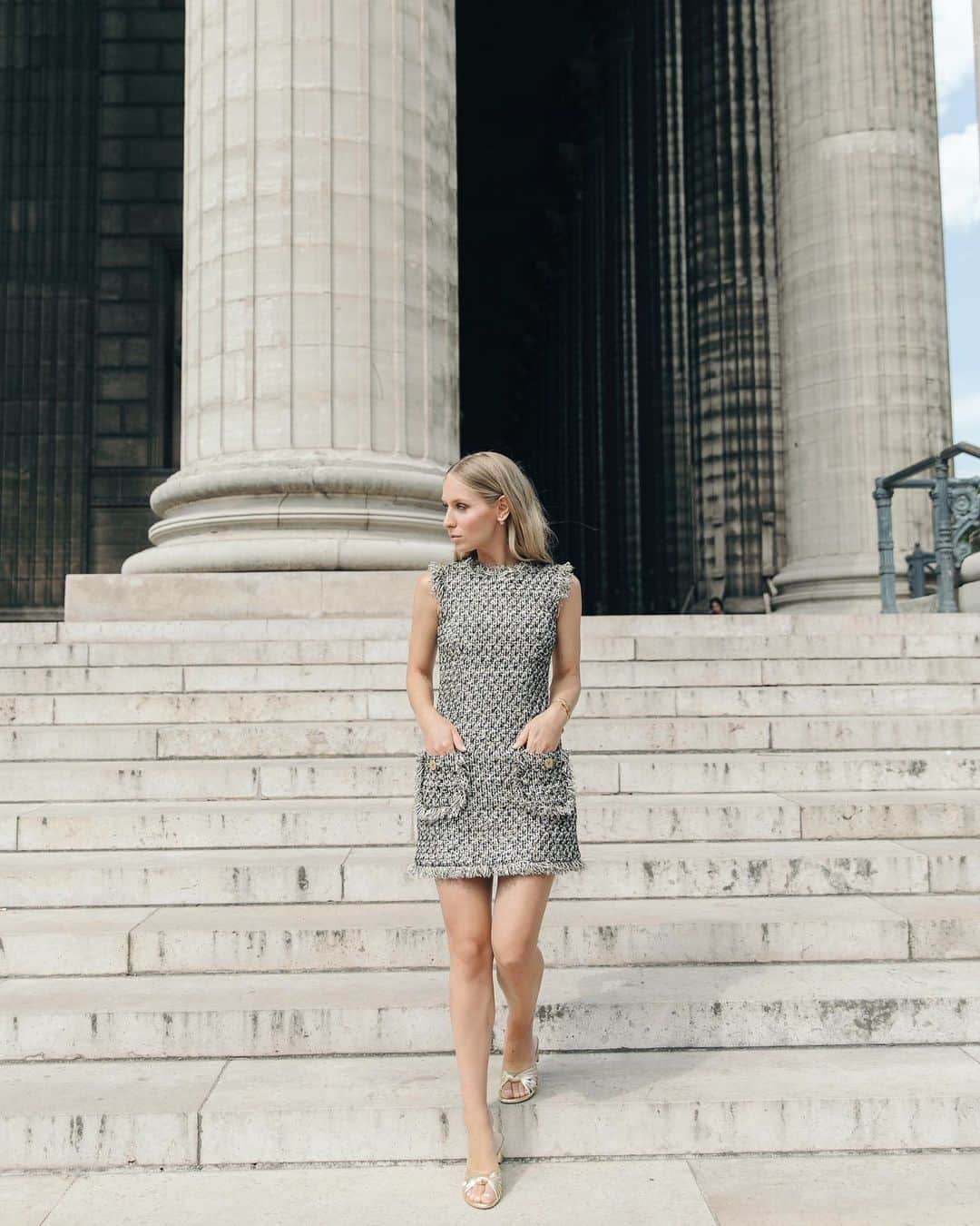 Carin Olssonさんのインスタグラム写真 - (Carin OlssonInstagram)「Casually sunbathing in @Ralphandrusso between shows (not at all but you can always pretend, right? 😉)☀️ (Photo: @journeyintolavillelumiere)」7月2日 23時39分 - parisinfourmonths