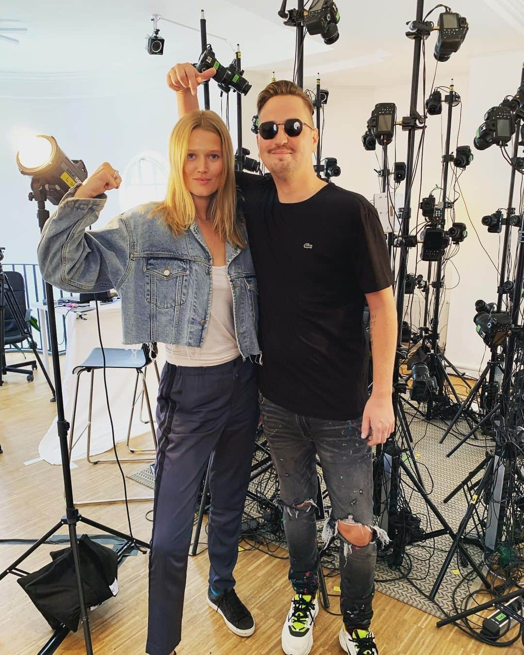 ロビン・シュルツさんのインスタグラム写真 - (ロビン・シュルツInstagram)「Shooting with @tonigarrn 🔥」7月2日 23時48分 - robin__schulz