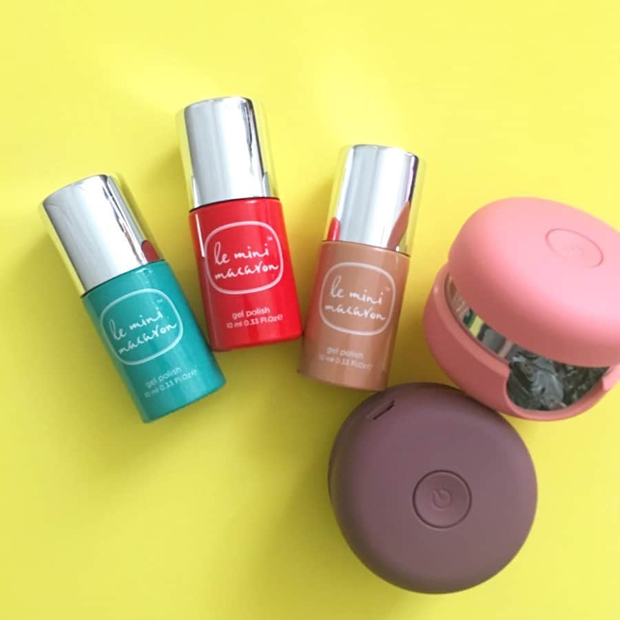 ISETAN MiRRORさんのインスタグラム写真 - (ISETAN MiRRORInstagram)「. . 【le mini macaron】期間限定再登場 & 新色先行販売 . . 昨年、「ISETAN MiRROR OSHICOSME SPECIAL」で日本初上陸した『le mini macaron』が今年もイセタン ミラーに登場。新色はイセタン ミラーで先行発売中です。 . また、キットをお買いあげの方にはポーチをプレゼント!! . ご来店お待ちしております。 . ＊プレゼントはなくなり次第終了。 ＊一部取り扱いのない店舗がございます。 . . #isetanmirror #イセタンミラー  #lemini macaron #ルミニマカロン #マカロンネイル #ジェルネイル #ネイル #再登場 #期間限定 #新色 #3色 #先行販売 #発売中 #cosme #cosmetics #コスメ #コスメティクス #化粧品 #make #makeup #メイク #メイクアップ #イセタンミラー各店の店舗情報はイセタンミラーhpをご覧ください  #コスメ好きさんと繋がりたい  #ネイル好きな人と繋がりたい」7月2日 23時48分 - isetanmirror