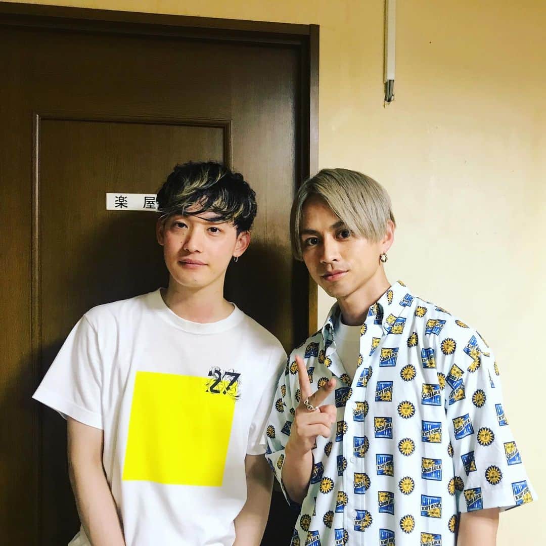 中垣悟のインスタグラム：「むかたい in 福岡 まじエモかった 最高でした ワンマンツアー福岡は10月25日ですって！いこ！ . #向井太一  #近い #寄り添う」