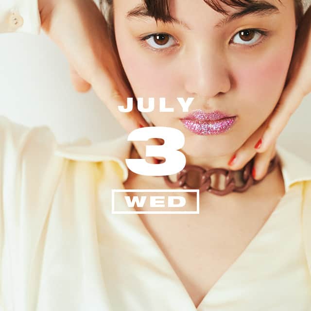 NYLON JAPANさんのインスタグラム写真 - (NYLON JAPANInstagram)「7月3日は 『ソフトクリームの日』 夏に欠かせない冷たくてスウィートなデザートを、 オールホワイトのピュアな装いで表現！  NYLON.JPでは「365日、毎日がアニバーサリー」をテーマに、ファッショナブルでユニークなスタイリングを毎日提案しているよ！  http://www.nylon.jp/365  MODEL: @7_EMIL_Y tos & pants @cmeocollective  #365anniversary #fashion #makeup #beauty #style #今日は何の日 #make  #nylonjapan #nylonjp #coordinated #coordinates #ootd #outfit #coordinate  #photography #beautiful #photooftheday #ソフトクリームの日」7月3日 0時01分 - nylonjapan