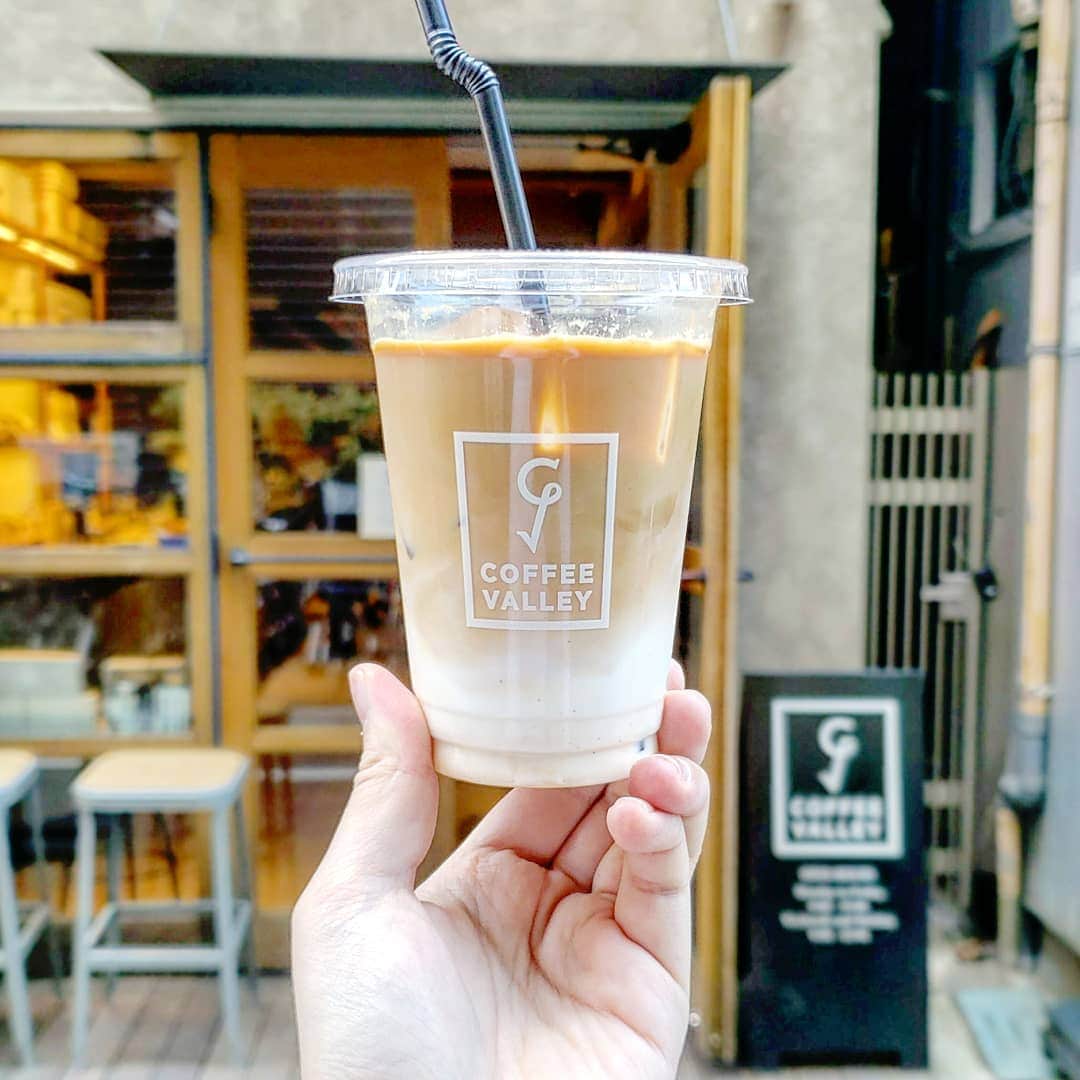 CAFE-STAGRAMMERさんのインスタグラム写真 - (CAFE-STAGRAMMERInstagram)「Would you like something to drink? 梅雨らしくなってきましたね♪ #池袋 #カフェ #☕ #cafe #ikebukuro #tokyocafe #cafetyo #池袋カフェ #coffeevalley」7月3日 9時42分 - cafetyo