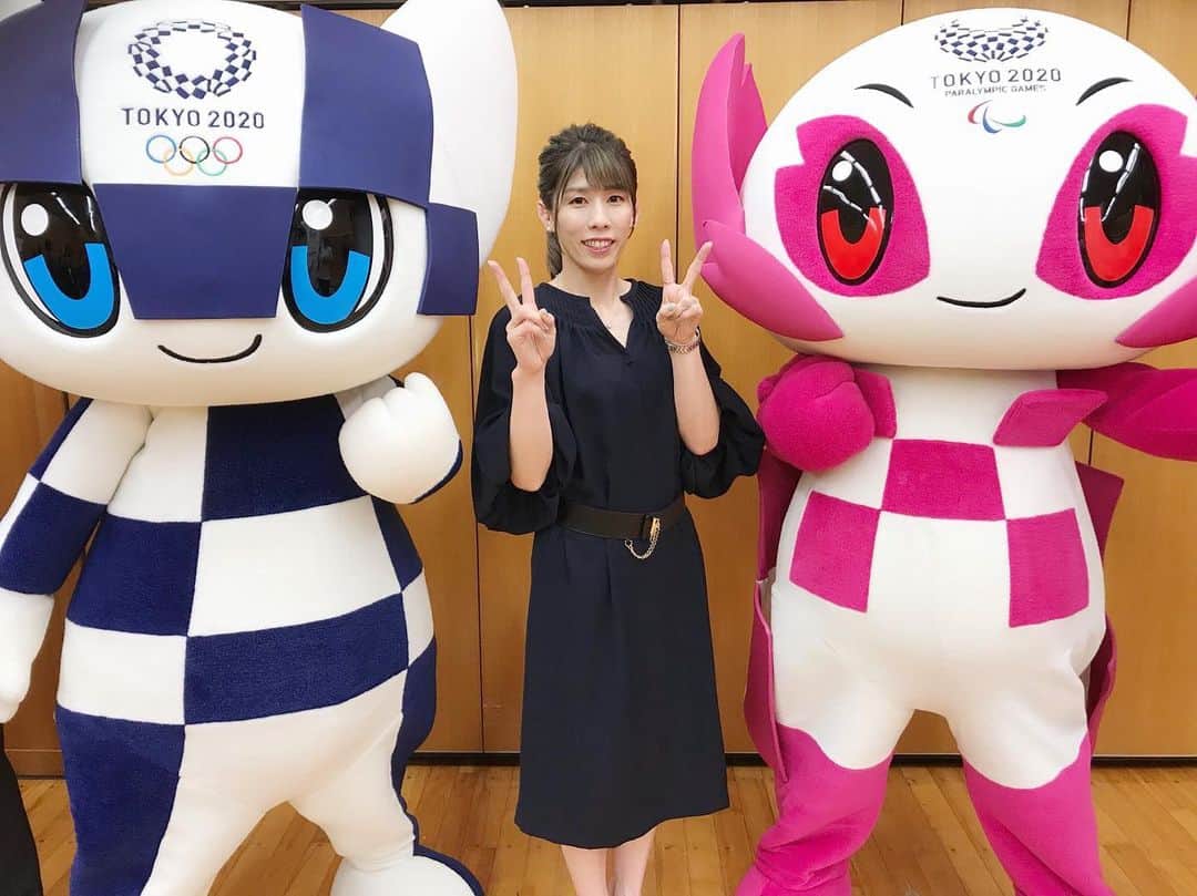 吉田沙保里さんのインスタグラム写真 - (吉田沙保里Instagram)「ミライトワとソメイティに会えると、なんだか嬉しくなるね😆✨ もうあと１年でオリンピック・パラリンピックが始まるんだなぁー😊 これからどんどんみんなで盛り上げていきましょー😉💪 #東京2020 #ミライトワ #ソメイティ」7月3日 9時59分 - saori___yoshida