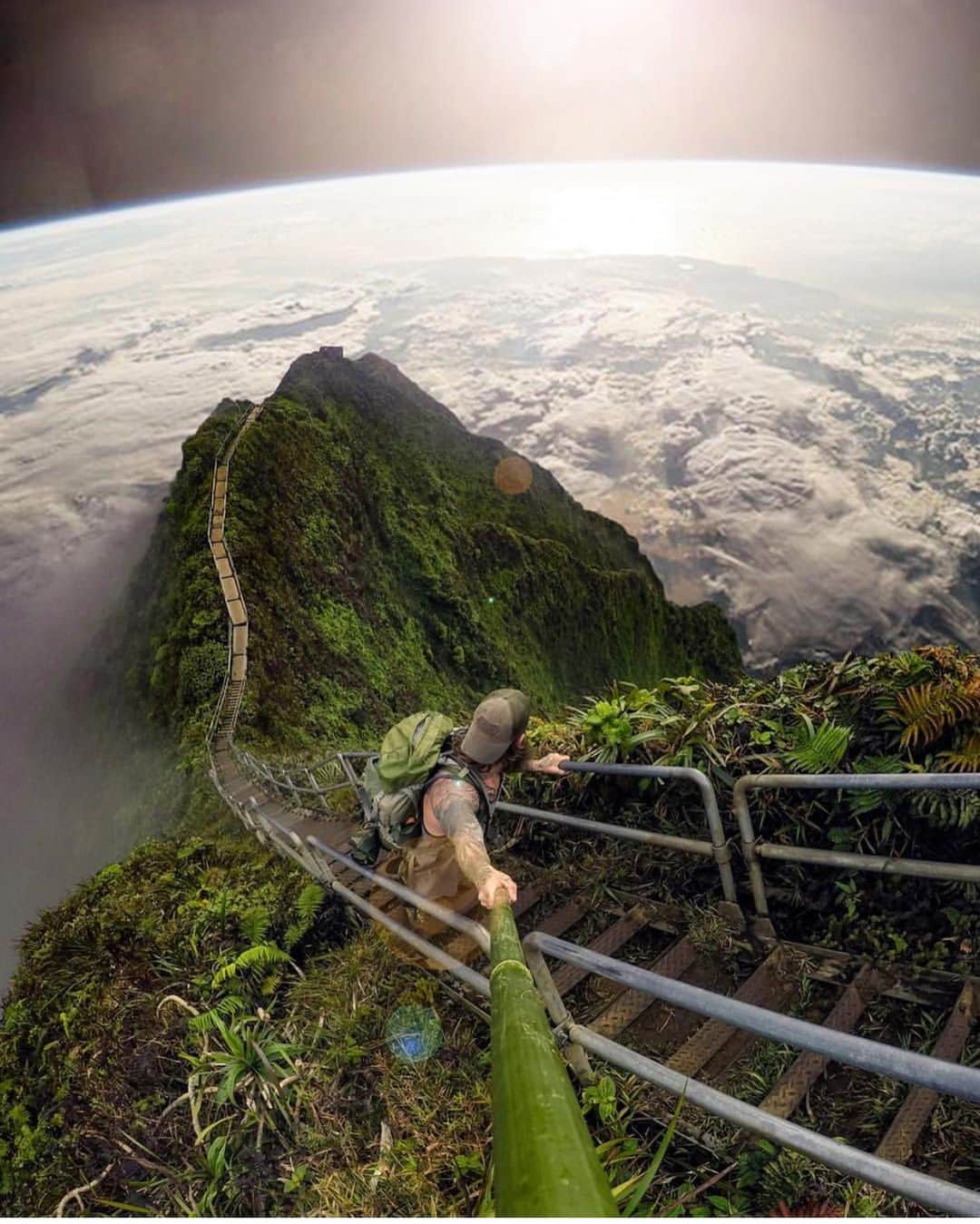 Earth Picsさんのインスタグラム写真 - (Earth PicsInstagram)「Stairway to heaven in Hawaii. Photo illustration by @jerre_stead . . . . . . . . . . #wanderlust #adventureseeker #doyoutravel #travelmore #earthpix #travelparadise #goexplore #wonderfulplaces #openmyworld #lovetotravel #adventurethatislife #roamtheplanet #travelbloggers  #travelblogging #bloggersofinstagram #tblogger #thattravelblog #bloggerlife #bloggerslife #bloglife #travellifestyle #travelpreneur #digitalnomadsn #workandtravel #nomadiclife #locationindependent #workhardanywhere」7月3日 10時00分 - earthpix