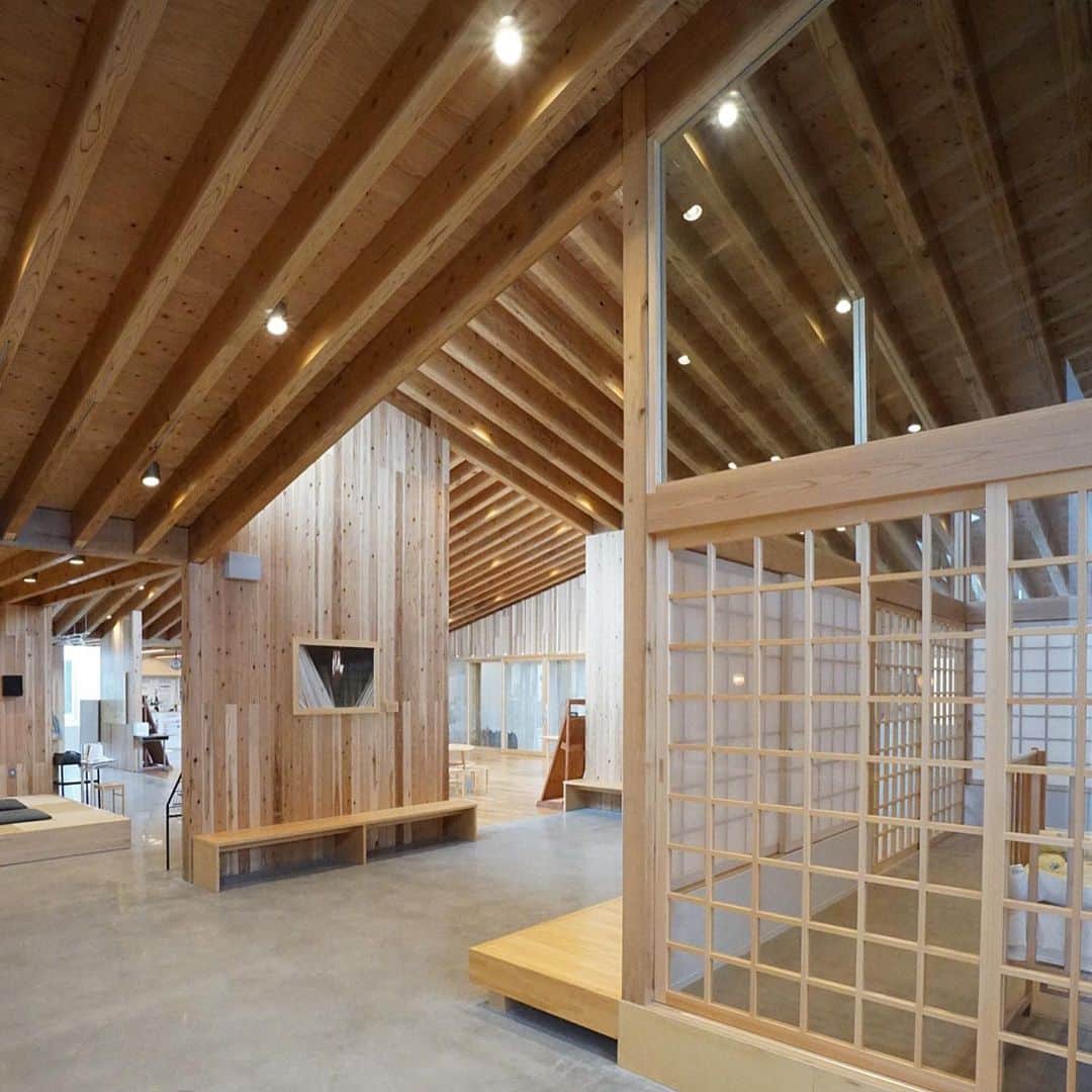 伊藤瑞貴建築設計事務所のインスタグラム：「凄い建築！  多賀結の森！」