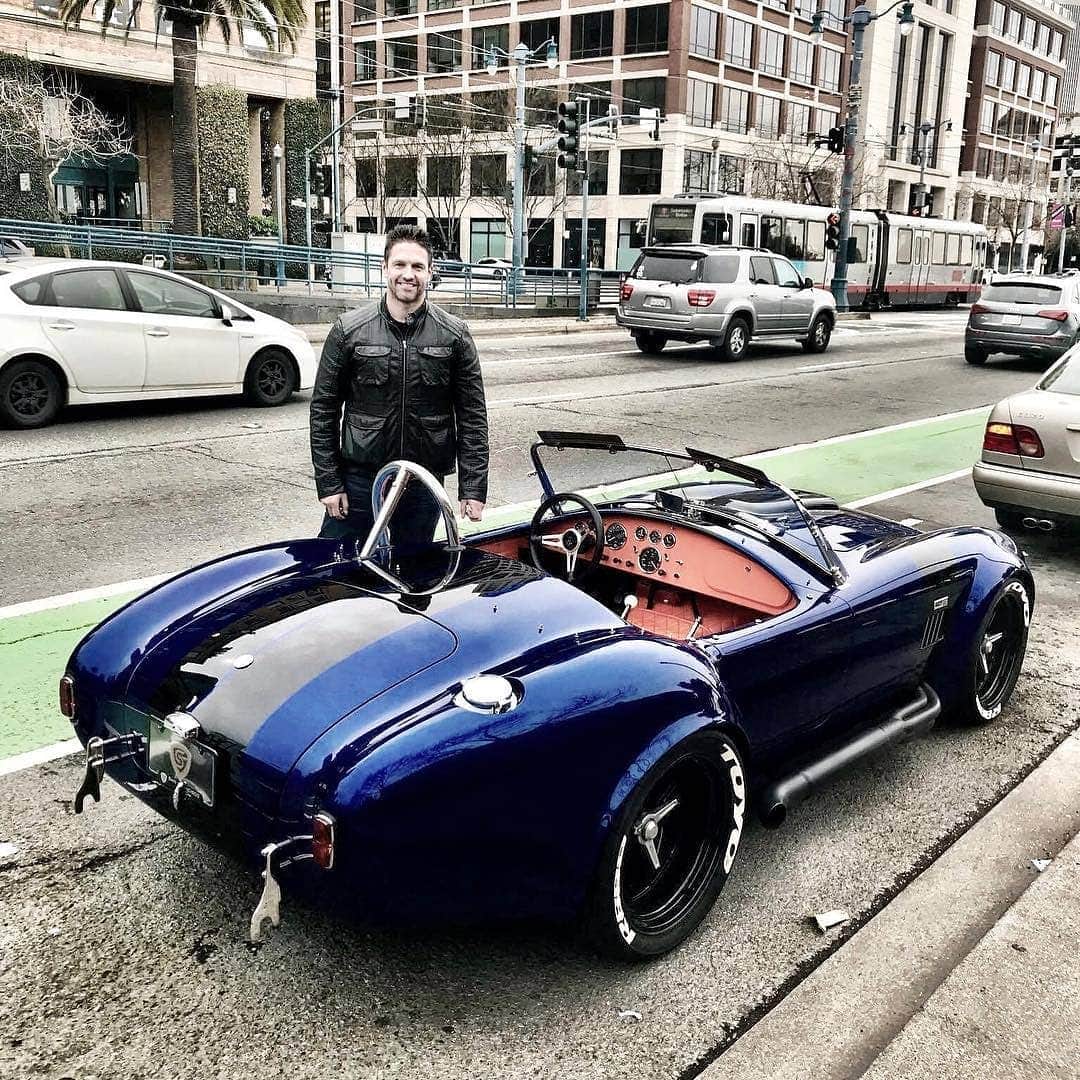 Classics Dailyさんのインスタグラム写真 - (Classics DailyInstagram)「Rate this 1-10!? Shelby Cobra! _ Owner | @askthierry #shelby #cobra #accobra #americanmuscle #musclecar  #classic #restomod #speed #vehicles  #cargram #carstagram #amazing_cars #fastcar #motors #engine #horsepower #musclecar #amazingcars #classicsdaily」7月3日 10時46分 - classicsdaily