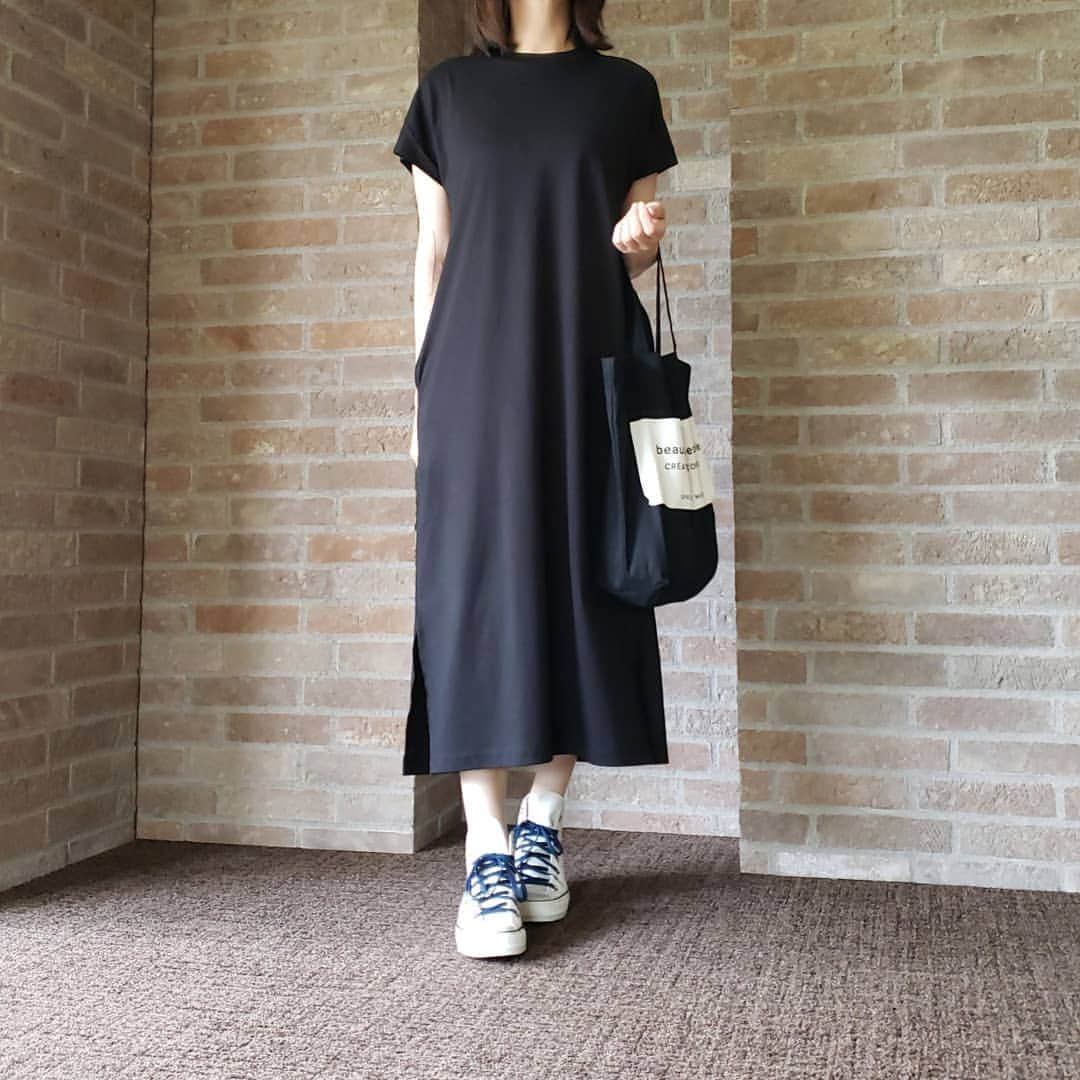 reikei0523さんのインスタグラム写真 - (reikei0523Instagram)「#今日の服#休日 楽なので👗ばかり。昨日はスタバで色々考えている内に知人と合流し、予定になかった映画を観ることに。何となく前情報０#ザファブル を。そしたらすごくおもしろかった✨「普通」って何かなと考えさせられた。岡田くんいい役だったし出てくる人みんなよかった✨続編が見たい。 * #コットンスリットロングワンピース#UNIQLO @uniqlo_with @uniqlo 👟#CONVERSE#TOMORROWLAND別注 @converse_jp @converse @tomorrowland_jp 👜#beautifulpeople @beautifulpeople_officialsite  #今日のコーデ#ootd#記録 #mineby3mootd#ユニクロ#コンバース#TOMORROWLAND#トゥモローランド#トゥモローランド別注#ビューティフルピープル#岡田准一#福士蒼汰#佐藤浩市#安田顕#柳楽優弥#向井理#木村文乃#佐藤二郎」7月3日 10時50分 - rerei0523