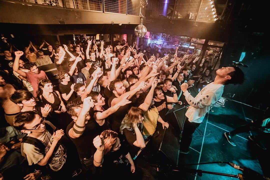 Crystal Lakeさんのインスタグラム写真 - (Crystal LakeInstagram)「Thank you Toulouse 🇫🇷 You guys were great! See ya next time!  Hey Barcelona 🇪🇸, your turn tonight! Get hyped!  Photo: @johngyllhamn  #CrystalLake #Helix #WorldTour2019」7月3日 2時08分 - crystallake777