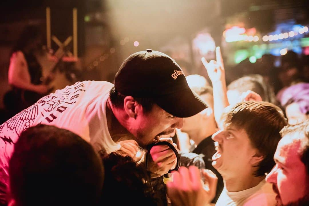 Crystal Lakeさんのインスタグラム写真 - (Crystal LakeInstagram)「Thank you Toulouse 🇫🇷 You guys were great! See ya next time!  Hey Barcelona 🇪🇸, your turn tonight! Get hyped!  Photo: @johngyllhamn  #CrystalLake #Helix #WorldTour2019」7月3日 2時08分 - crystallake777