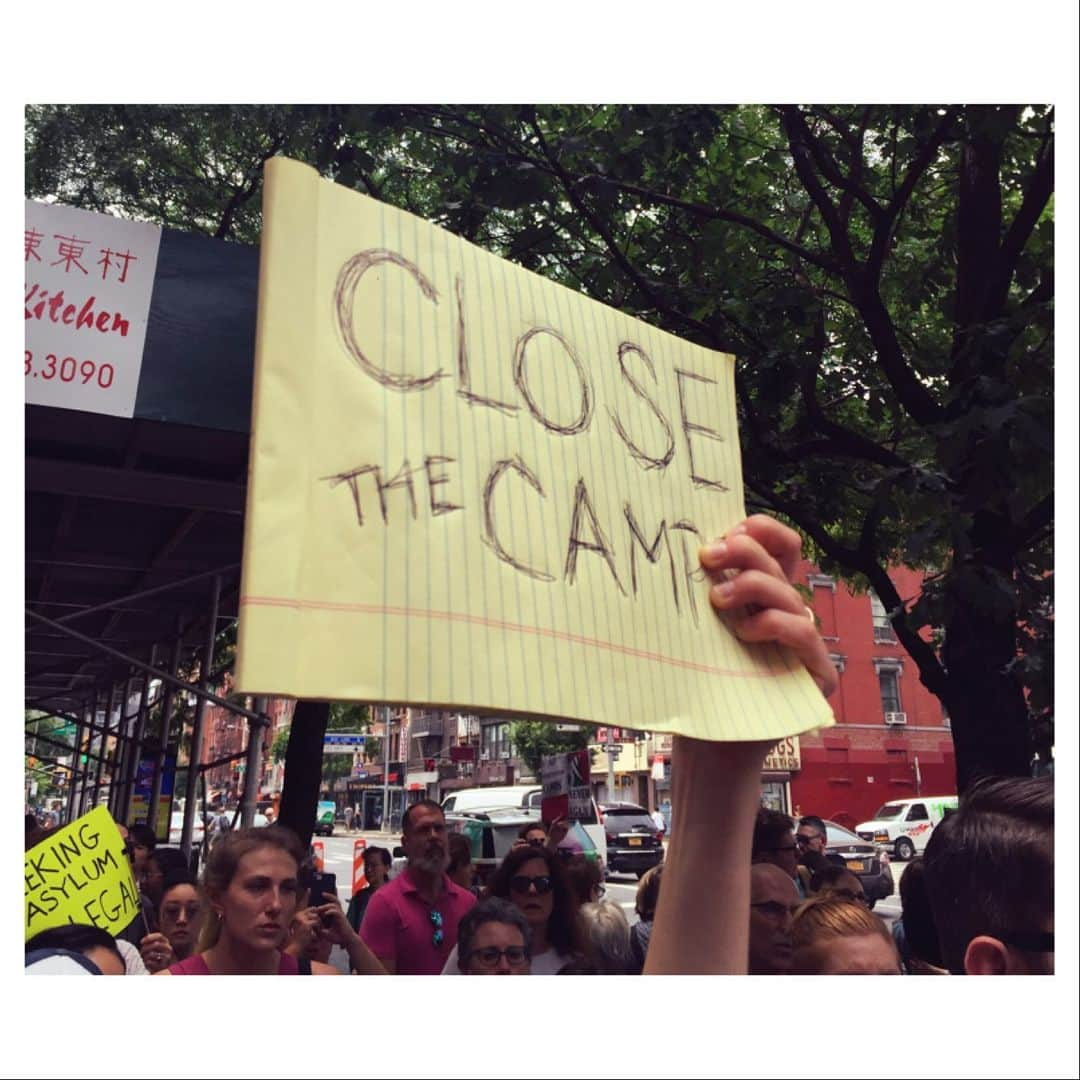 マット・ディロンさんのインスタグラム写真 - (マット・ディロンInstagram)「Close the camps now and stop separating children from there families at the border. It’s inhuman and disgusting. #closethecamps #nyc」7月3日 2時21分 - mattdillon