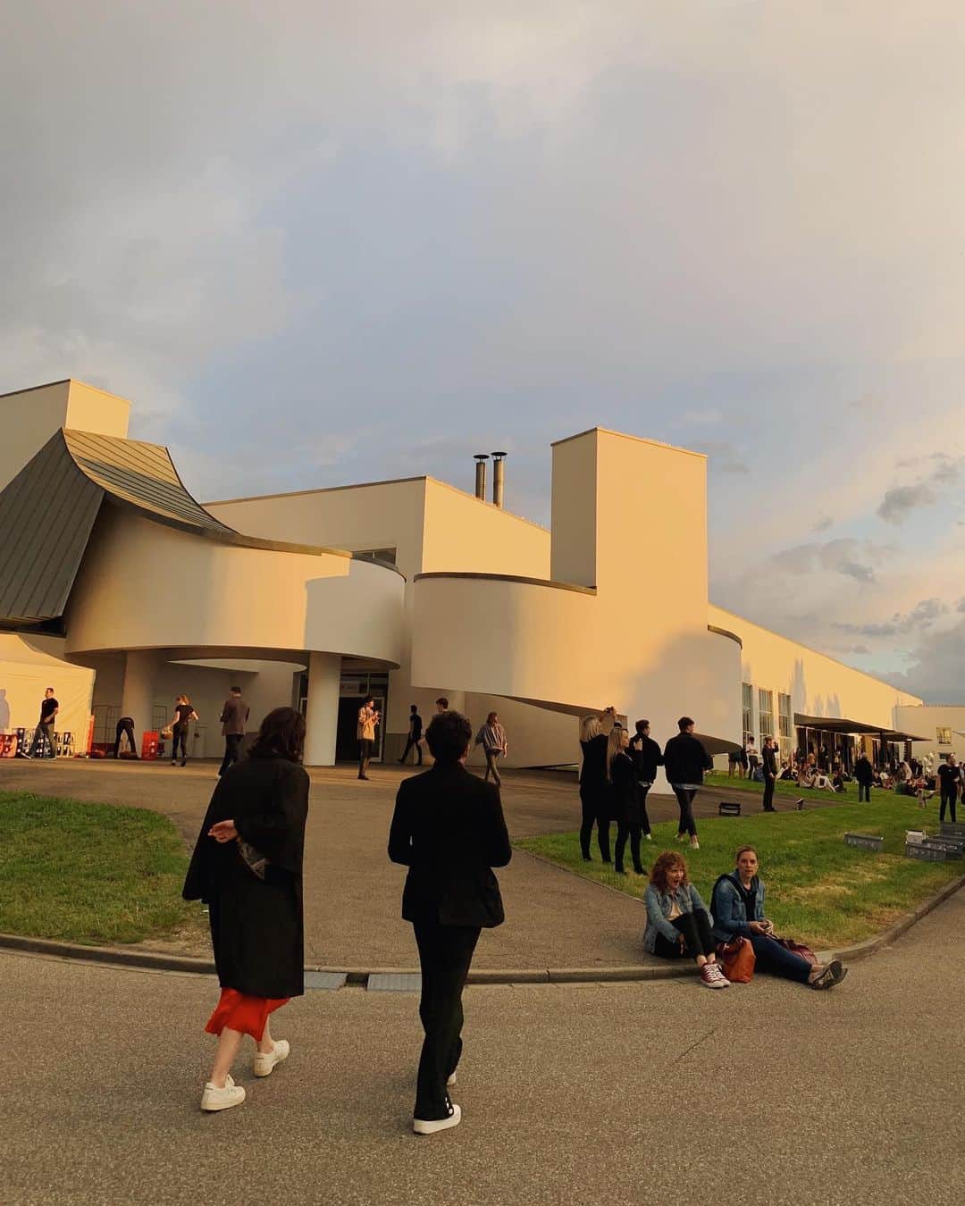 のインスタグラム：「magic 9pm light on the @vitra campus」