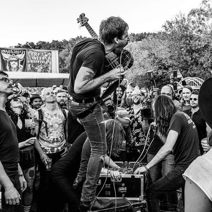 A Place to Bury Strangersのインスタグラム：「#Repost @dionlunadon ・・・ More from @aptbs @freakvalleyfestival 📸 @urbwitchfinder」