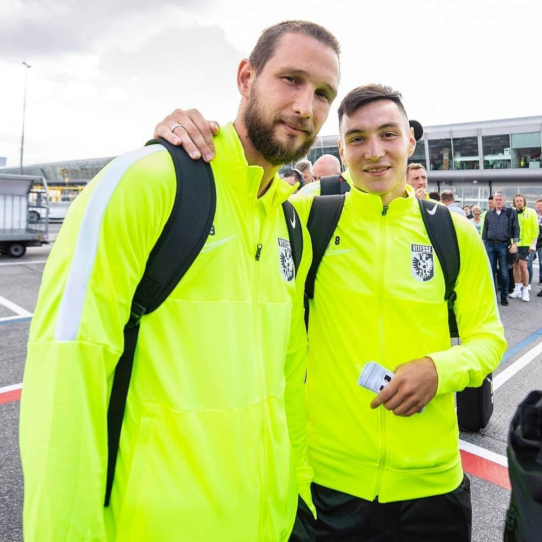 ティム・マタヴジュさんのインスタグラム写真 - (ティム・マタヴジュInstagram)「Summer preparation continues in Poland ... Btw did you see our new jersey? 😍💛🖤 #Vitesse #Ernemsetrots #samengeelswert 👊🏼👊🏼」7月3日 2時39分 - timmatavz