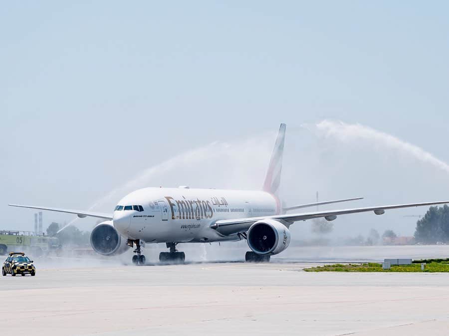 エミレーツ航空さんのインスタグラム写真 - (エミレーツ航空Instagram)「Bem vindos ao Porto! Today we landed in Porto, Portugal’s second largest city and our 158th global destination.  #FlyEmiratesFlyBetter #EmiratesAirline #Porto」7月3日 2時41分 - emirates