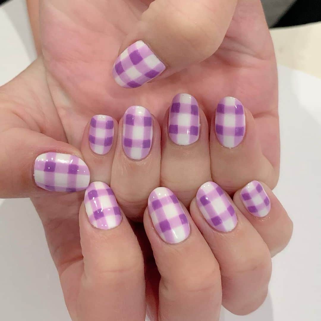 Mei Kawajiriさんのインスタグラム写真 - (Mei KawajiriInstagram)「Cute purple 💜💜💜 @blakeyz #nailsbymei #handpainted #picnic」7月3日 2時55分 - nailsbymei