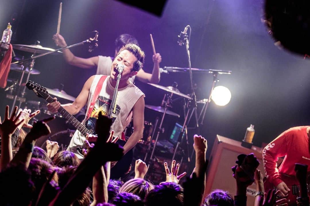 TOTALFATのインスタグラム：「2019.07.01 Live at 神戸大陽と虎 9周年おめでとうございます！！ TEPPEI MATSURI 1発目！ ありがとうございました！！！ photo by @tuttini」