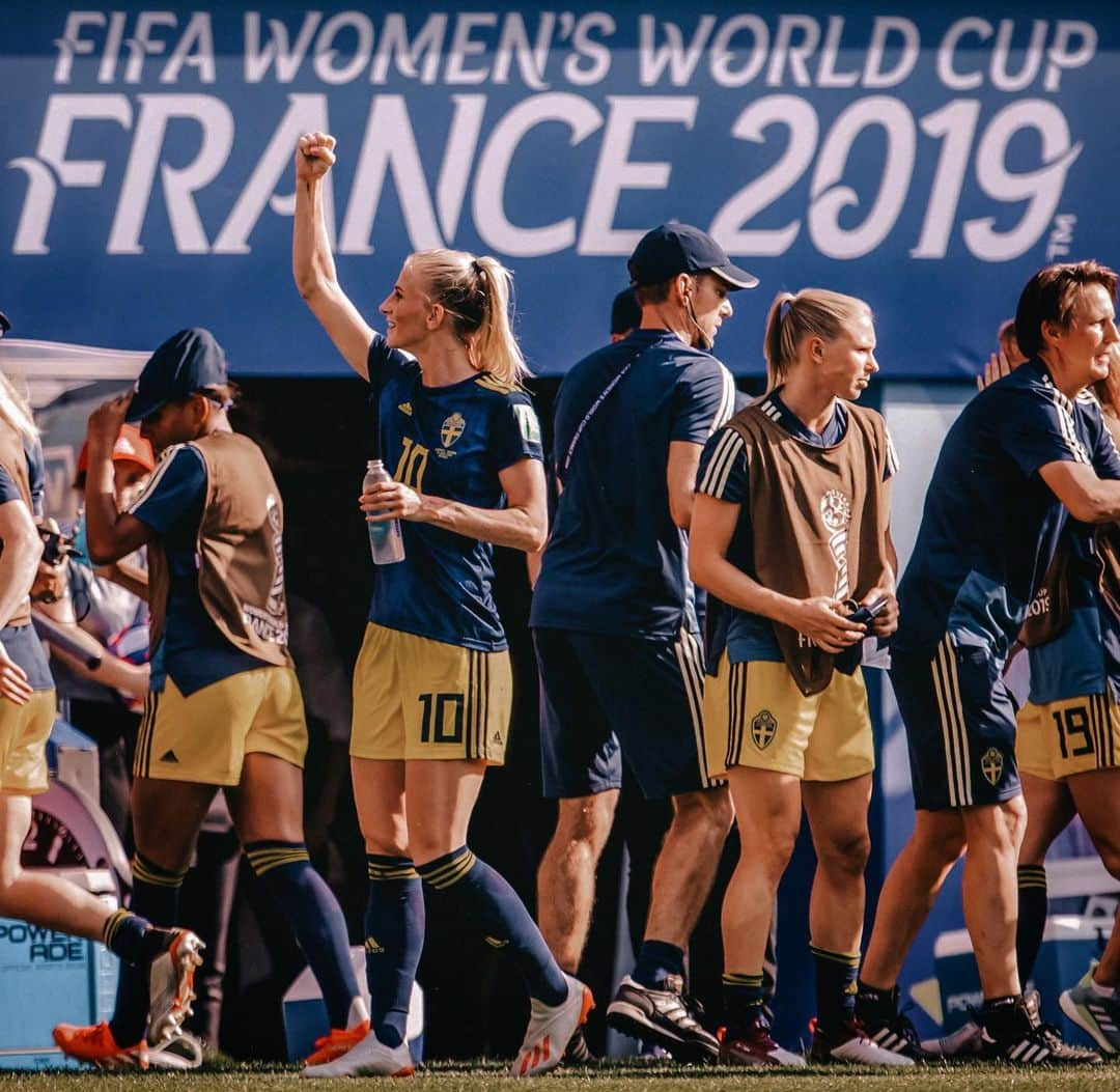 ソフィア・ヤコブソンさんのインスタグラム写真 - (ソフィア・ヤコブソンInstagram)「FIFA WOMEN’S WORLD CUP SEMIFINAL 2019! ⏳💪🇸🇪 #FIFAWWC #france #daretoshine」7月3日 3時24分 - sofiajakobsson