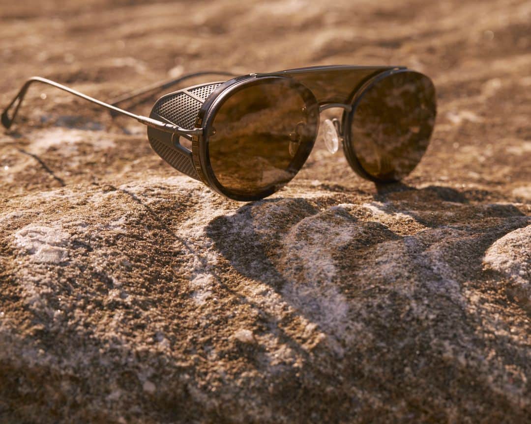 マックスマーラさんのインスタグラム写真 - (マックスマーラInstagram)「The #MaxMaraEyewear aviator sunglasses featuring perforated metal sides are the ultimate summer essential.  @Grazia for #MaxMara」7月3日 3時58分 - maxmara