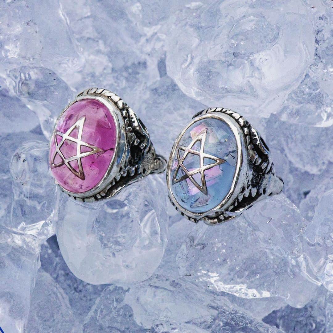 アレックスストリーターさんのインスタグラム写真 - (アレックスストリーターInstagram)「Ice cold... Aquamarine & Lavender available at AngelHeartRing.com #AlexStreeter  #AngelHeartRing」7月3日 3時51分 - alexstreeternyc