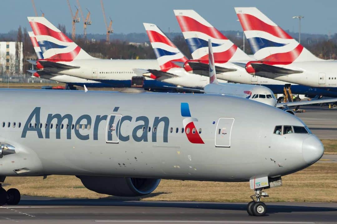 アメリカン航空のインスタグラム：「Hey @british_airways, you ready for today's SOCCER match? 😝⚽️ ⠀⠀⠀⠀⠀⠀⠀⠀⠀ 📸: @aviatorlondon ⠀⠀⠀⠀⠀⠀⠀⠀⠀ ⠀⠀⠀⠀⠀⠀⠀⠀⠀ #USAvENG #Soccer #Football #USA #InstaAviation #England #IGAviation #SemiFinal」