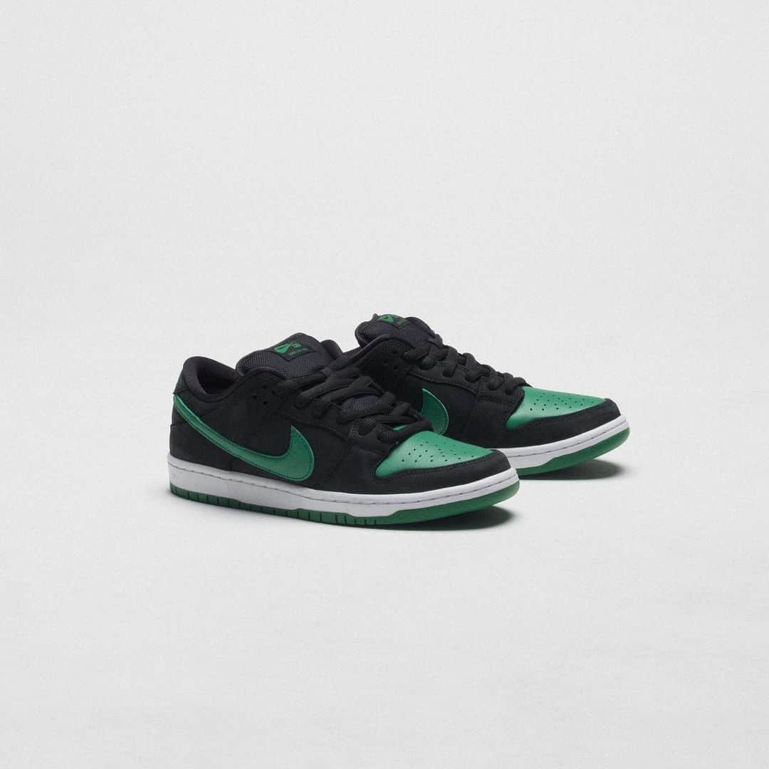 UNDFTDさんのインスタグラム写真 - (UNDFTDInstagram)「Nike SB Dunk Low Pro “Pine Green/Black” // Available now at Undefeated Glendale, Las Vegas and Undefeated.com」7月3日 4時14分 - undefeatedinc
